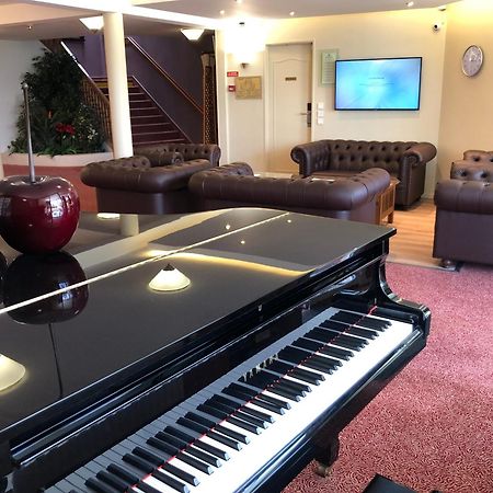 Hotel Altina Pacy-sur-Eure ภายนอก รูปภาพ