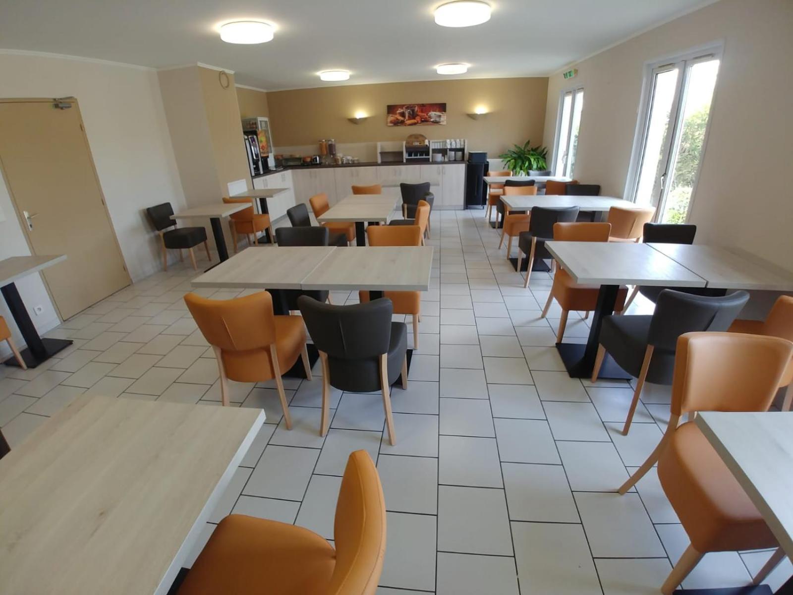 Hotel Altina Pacy-sur-Eure ภายนอก รูปภาพ