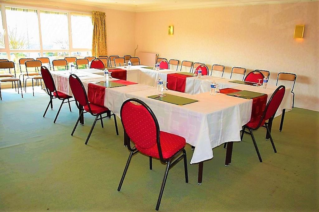 Hotel Altina Pacy-sur-Eure ภายนอก รูปภาพ