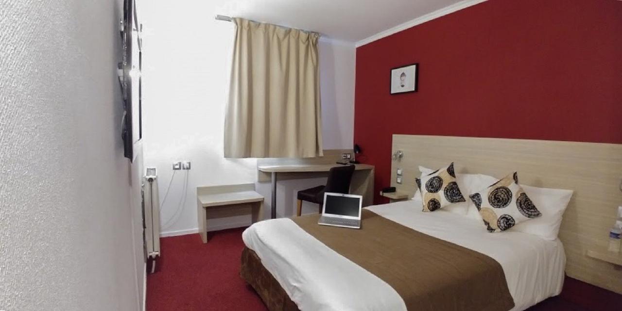 Hotel Altina Pacy-sur-Eure ภายนอก รูปภาพ