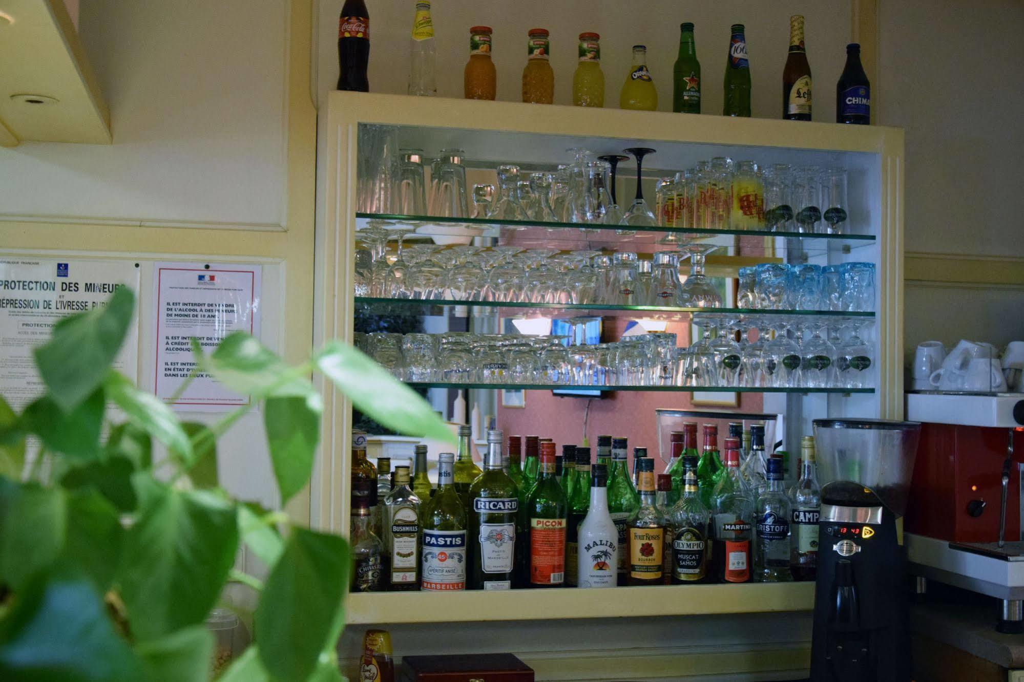 Hotel Altina Pacy-sur-Eure ภายนอก รูปภาพ