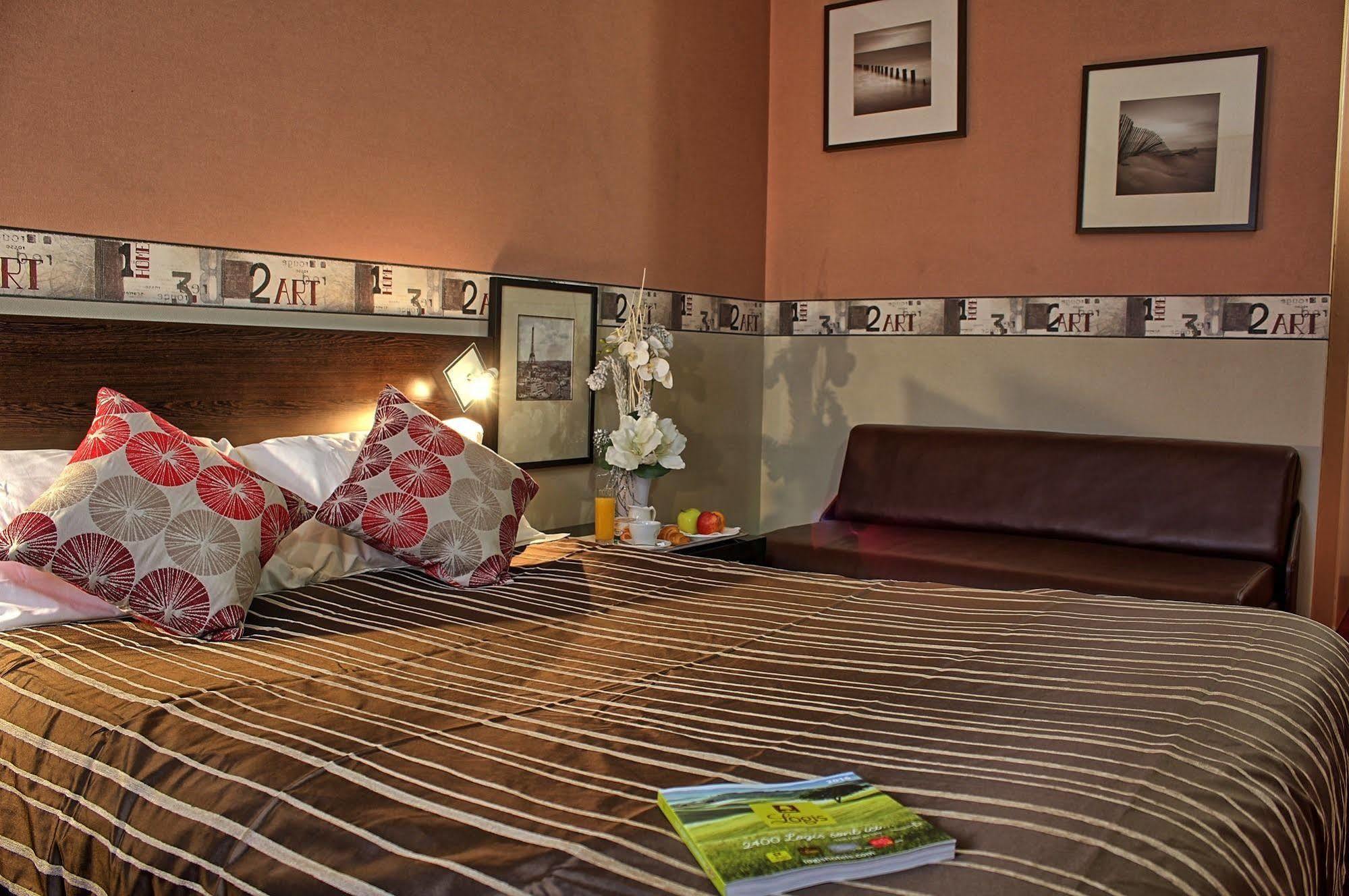 Hotel Altina Pacy-sur-Eure ภายนอก รูปภาพ