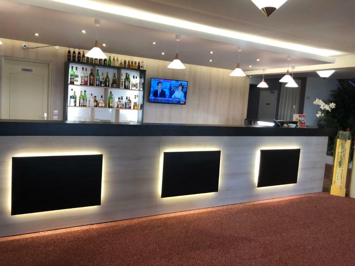Hotel Altina Pacy-sur-Eure ภายนอก รูปภาพ