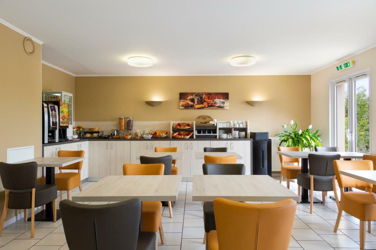 Hotel Altina Pacy-sur-Eure ภายนอก รูปภาพ