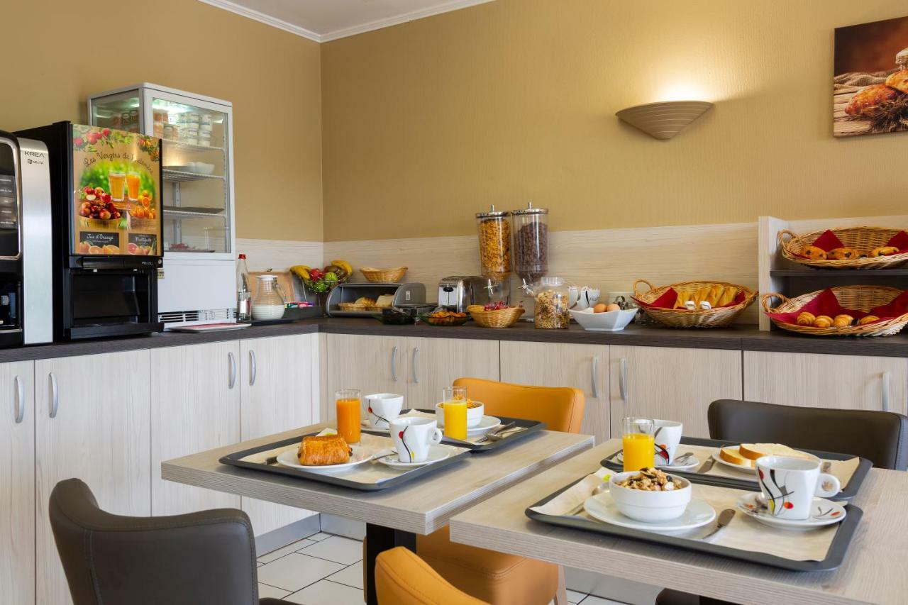 Hotel Altina Pacy-sur-Eure ภายนอก รูปภาพ
